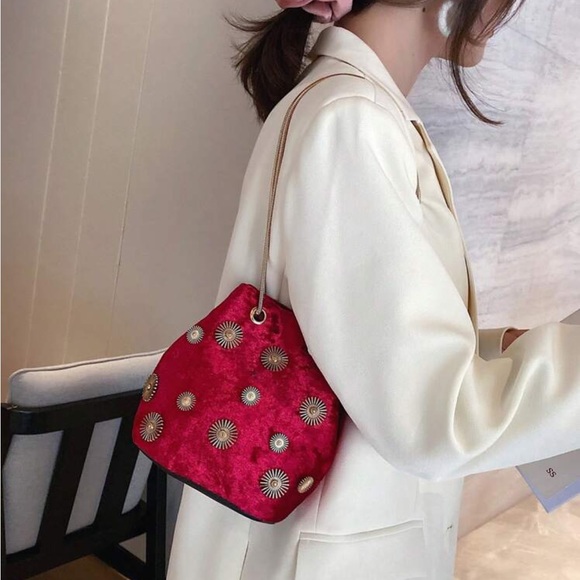 Mini Metal Decor Bucket Bag - Picture 10 of 10